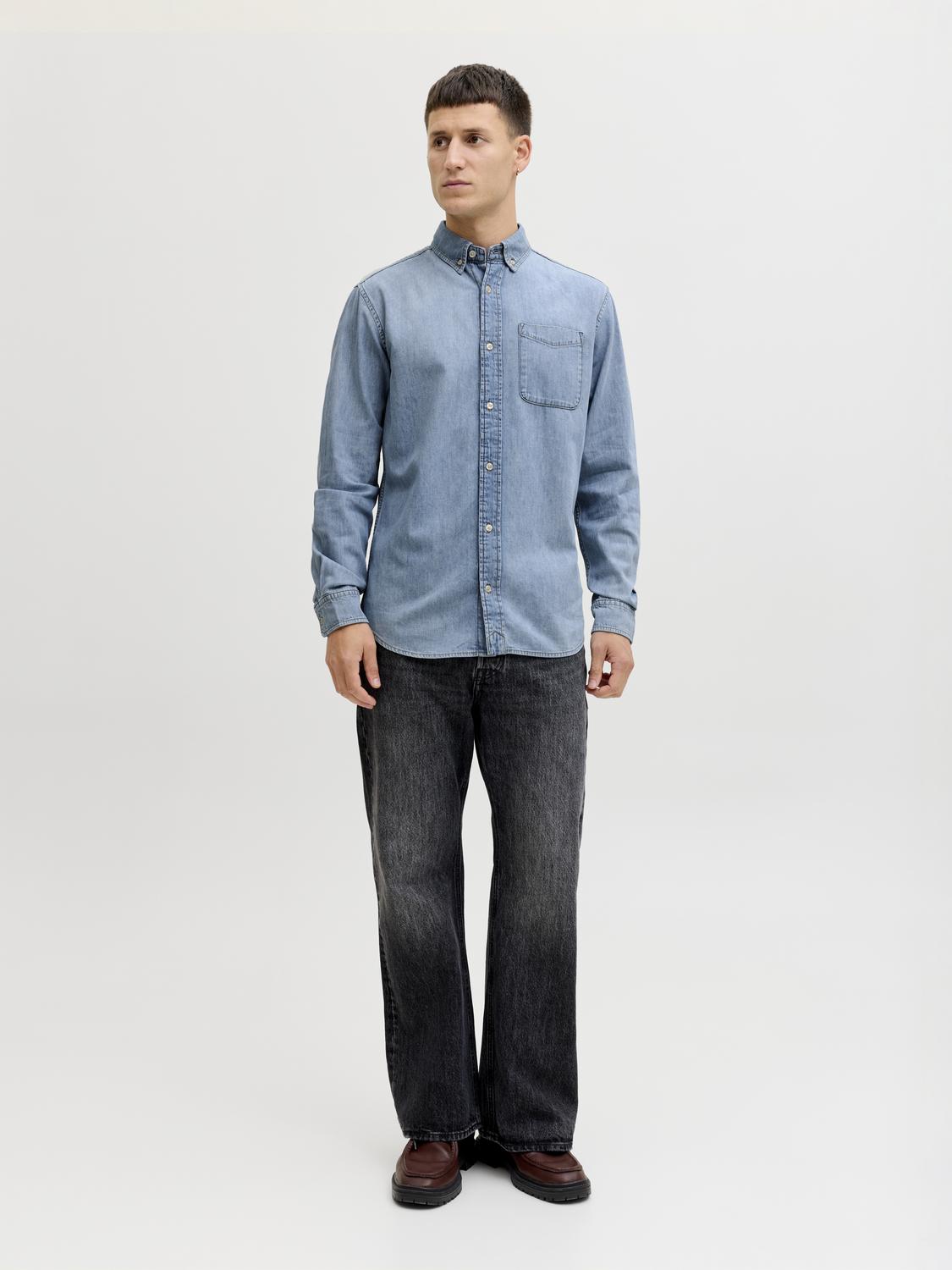 model_shot-front_full